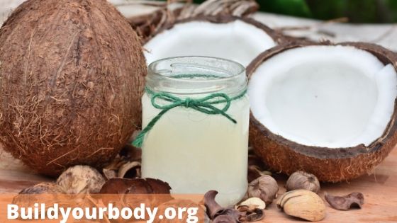 Coconut has many properties that help us eliminate dark circles.